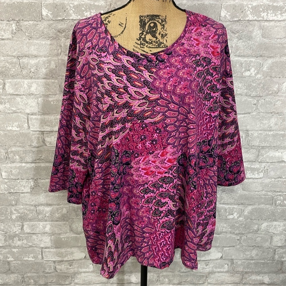 Catherine’s Purple Paisley Print Short Sleeve
Top